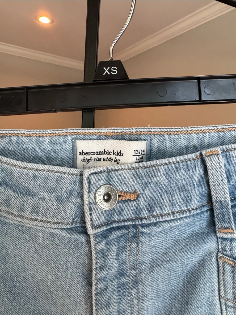 Abercrombie Kids Girls Light Wash Cargo Jeans 13/14 LONG